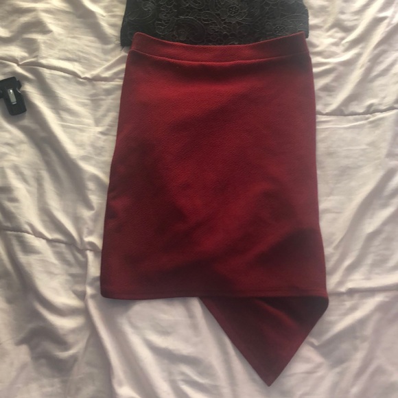 Red Skirt 💋 - Picture 2 of 2
